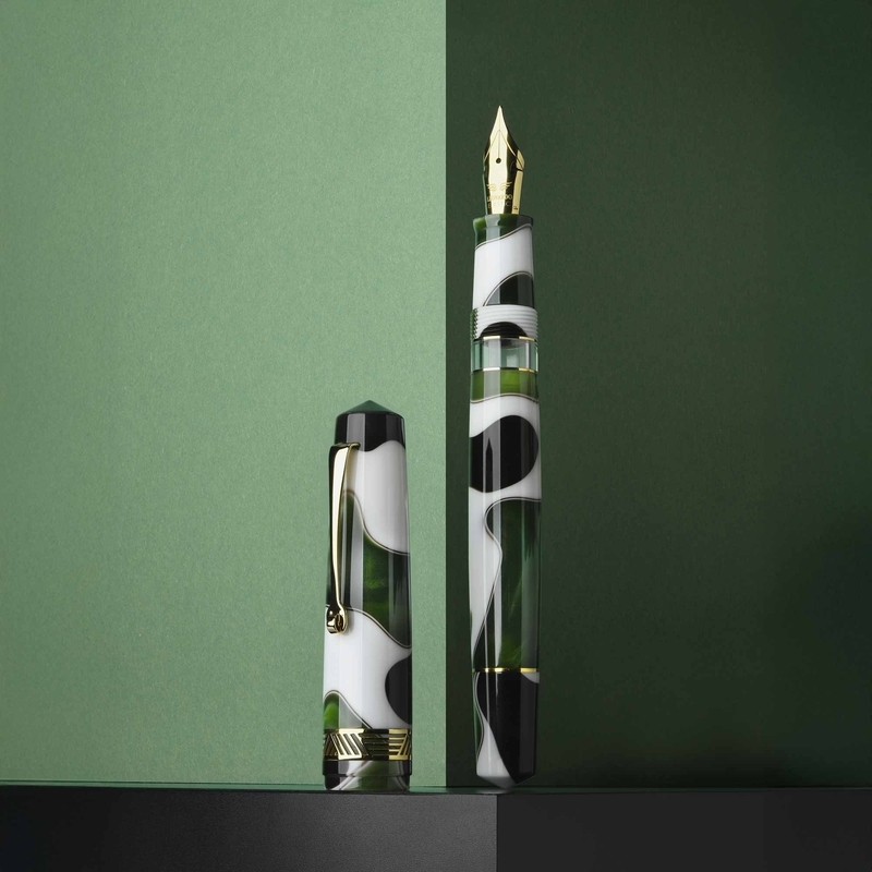 Leonardo Officina Italiana Leonardo Momento Magico Fountain Pen Leaf & Gold 14k