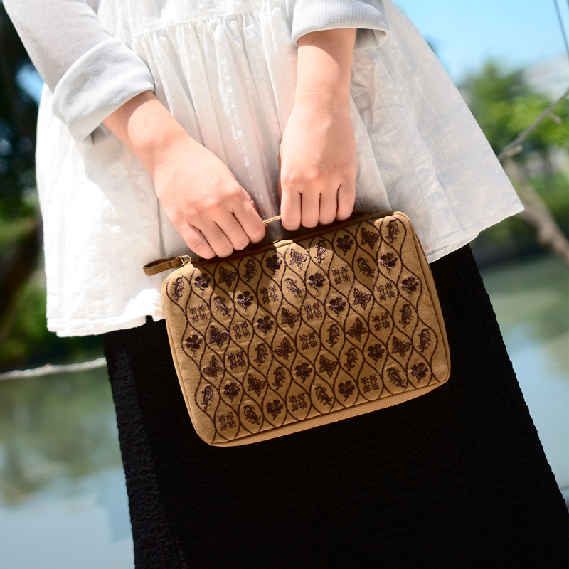 Kyoku Haku Kyoku Haku Pen Case for 20 Pens Embroidered Brown