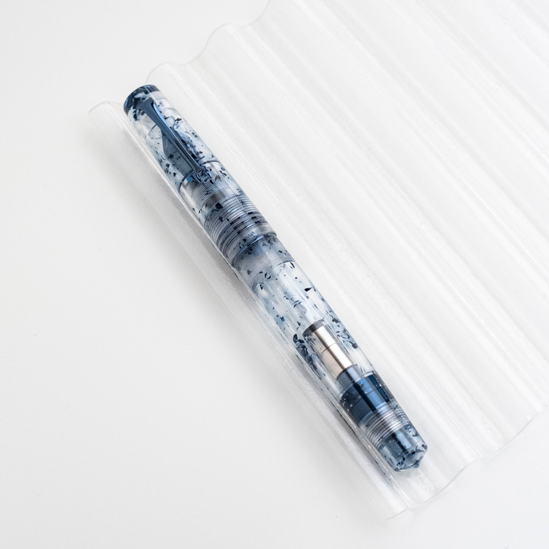 Leonardo Officina Italiana Leonardo x Stilo&Stile Momento Zero Fountain Pen Kintsugi Blue