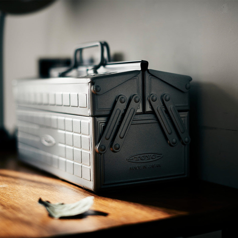 Toyo Steel Toyo Steel ST-350 Cantilever Toolbox Silver