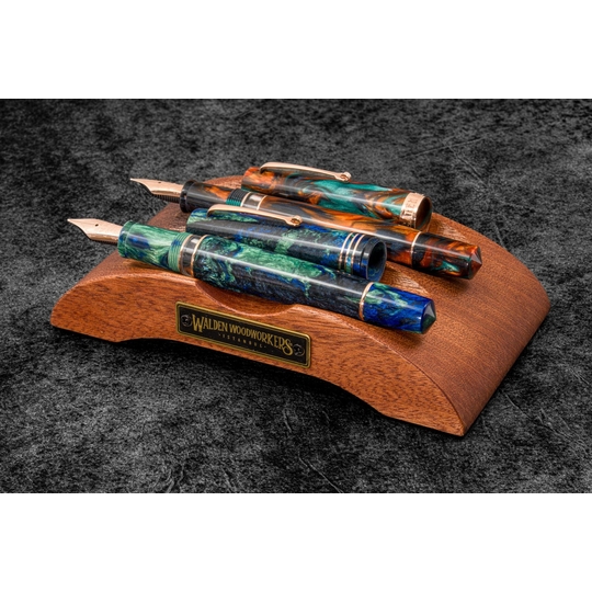 Galen Leather The Pen Arch Supporto Portapenne in Legno di Mogano