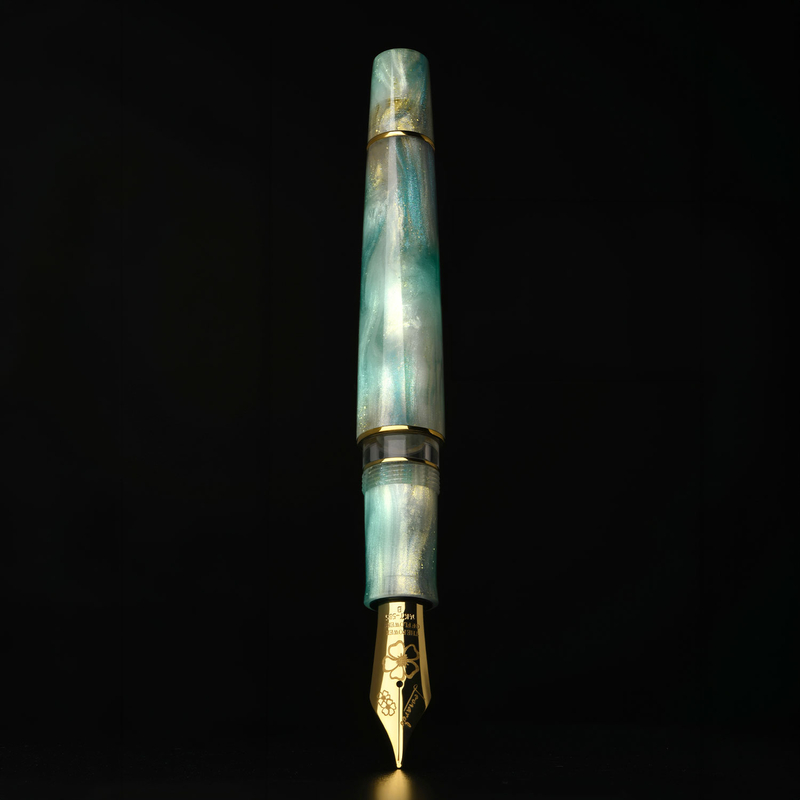 Leonardo Officina Italiana Leonardo Momento Zero Grande 2.0 Fountain Pen Hydrangea No. 8 Nib 14k Limited Edition