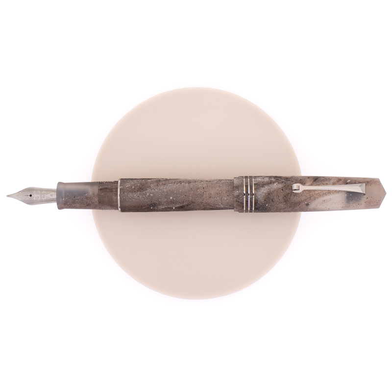 Leonardo Officina Italiana Leonardo x Stilo&Stile Momento Zero Grande Fountain Pen Milky Way