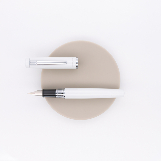 Platinum Procyon Fountain Pen Porcelain White